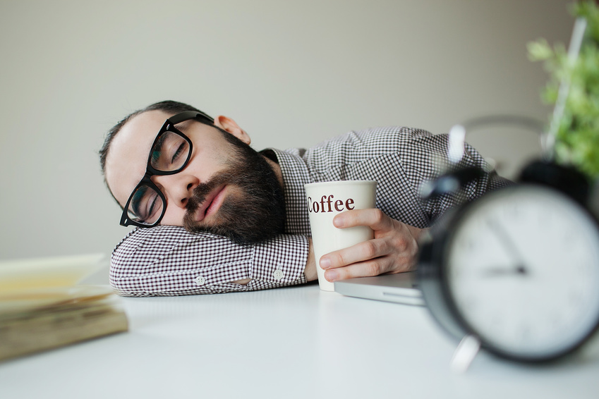 La sieste s’invite au travail