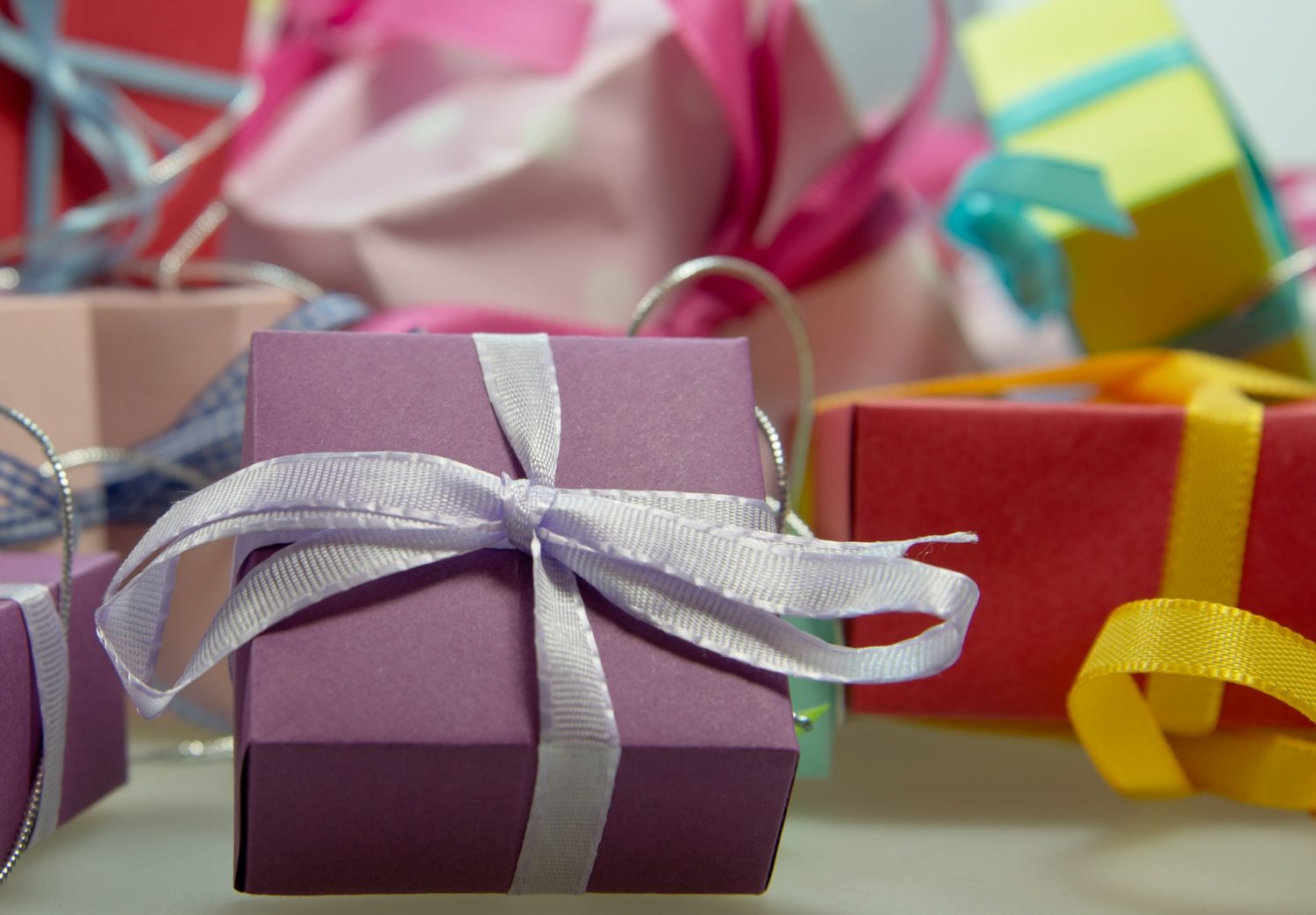 E-chèques, chèques ou cartes cadeaux : comment choisir ?