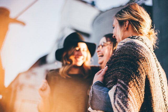 Une étude confirme qu’il y a un rapport entre lien social et bonheur au travail