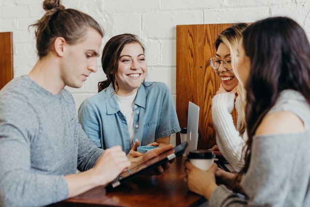 Comment garder les alternants à l’issue de leur contrat